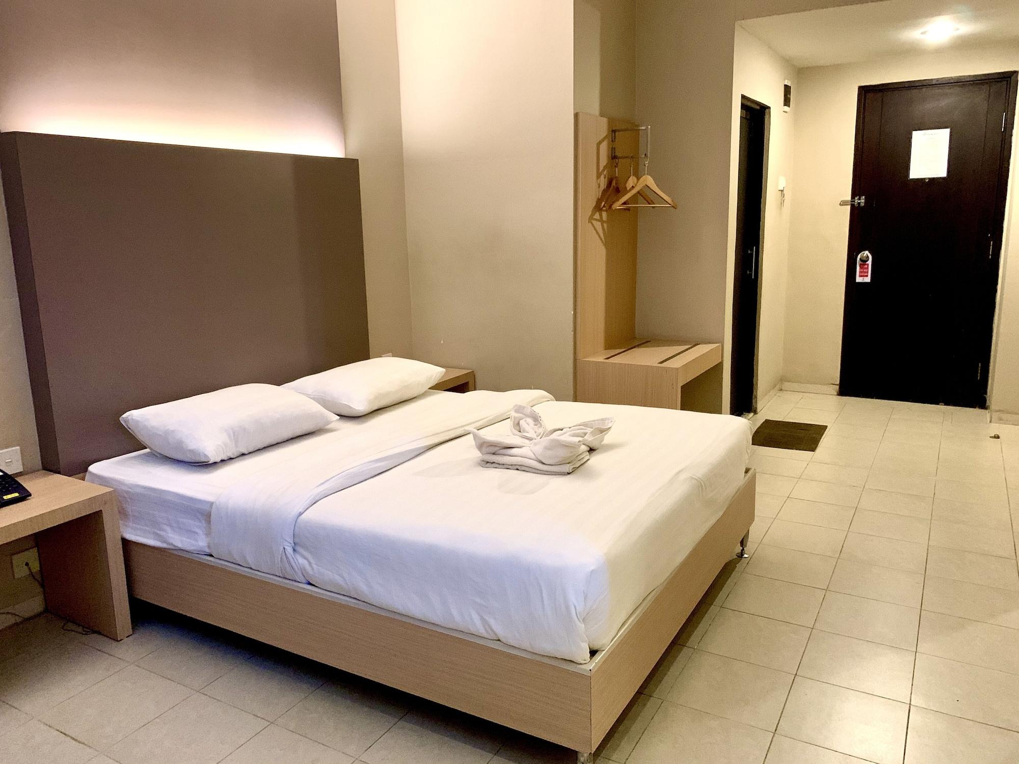 Sky View Hotel Managed By Os Batam Zewnętrze zdjęcie