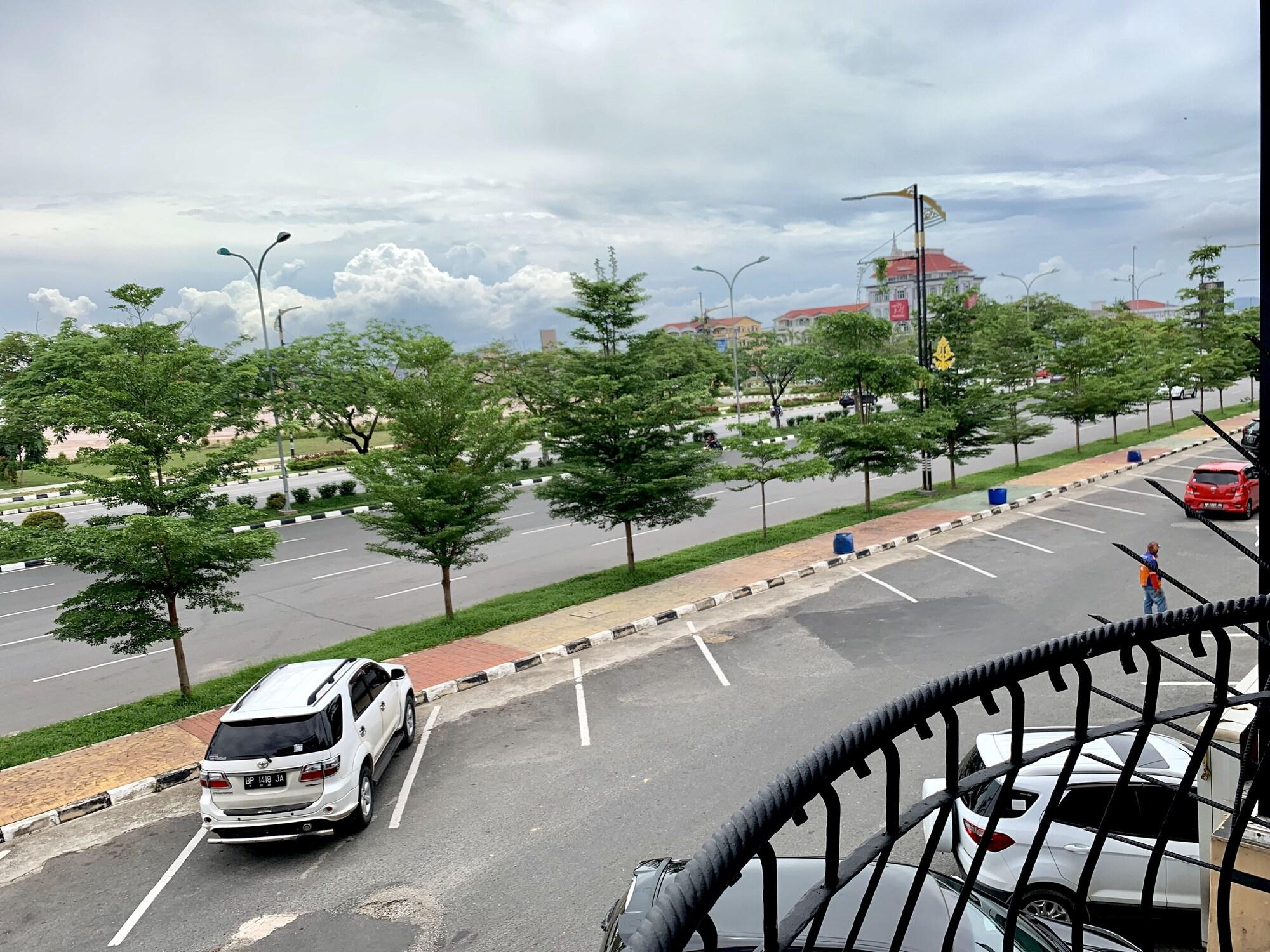 Sky View Hotel Managed By Os Batam Zewnętrze zdjęcie